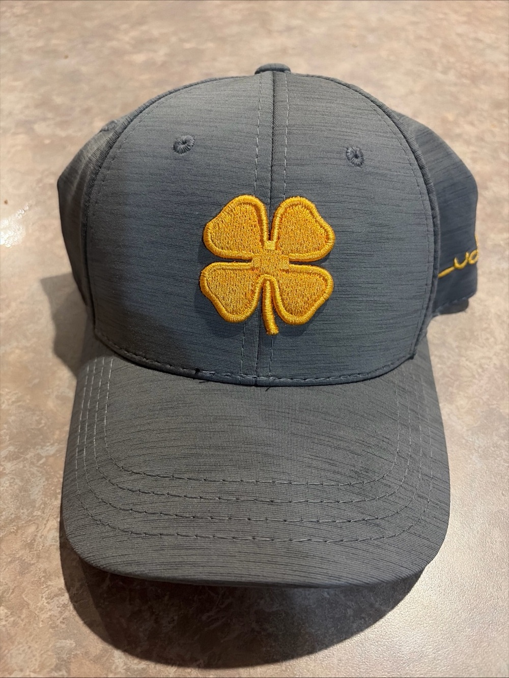 BLACK CLOVER LIVE LUCKY GOLF HAT S/M NWOT